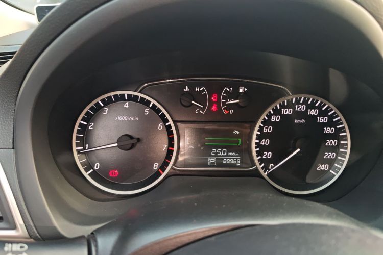 日产 轩逸 2016款 1.6XV CVT智享版中控内饰14