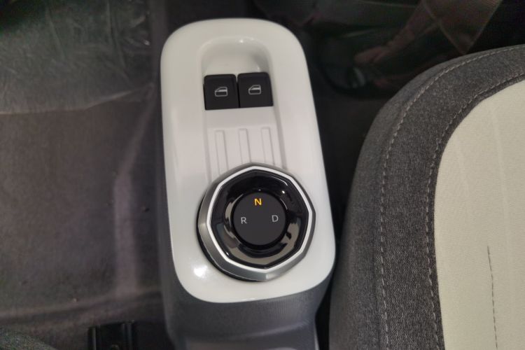 吉利银河 熊猫 2025款 210km 元气熊中控内饰18