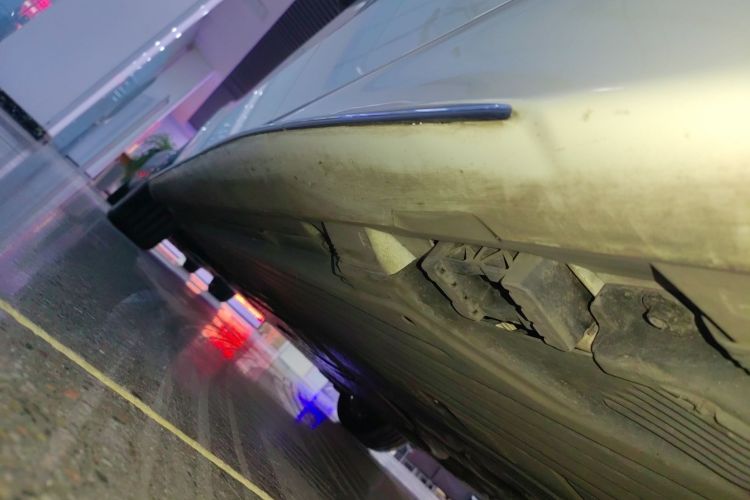 奔驰C级 2023款 C 260 L 运动版局部细节9002