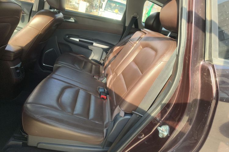 海马V70 2016款 1.5T 自动适·享型 7座中控内饰21