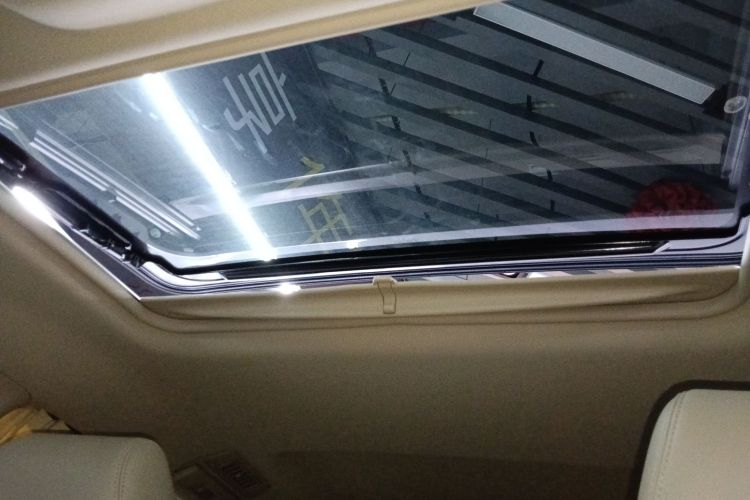 别克GL8 2023款 改款 陆上公务舱 豪华型中控内饰22