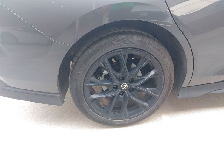 长安UNI-V 2024款 1.5T 尊贵型车身外观6002