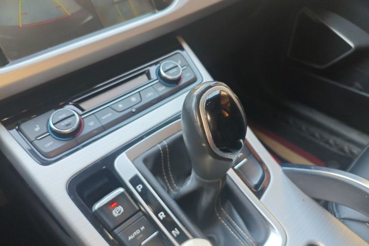 吉利汽车 博越 2016款 1.8TD 自动智慧型中控内饰18