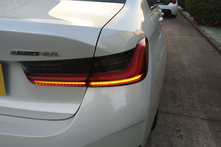 宝马i3 2024款 eDrive 40 L 曜夜套装车身外观9