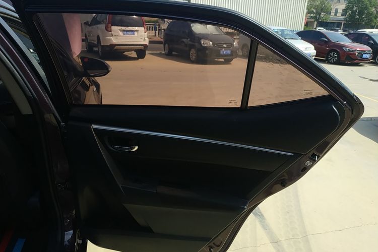 丰田 雷凌 2017款 改款双擎 1.8H GS E-CVT精英天窗版 国V中控内饰45