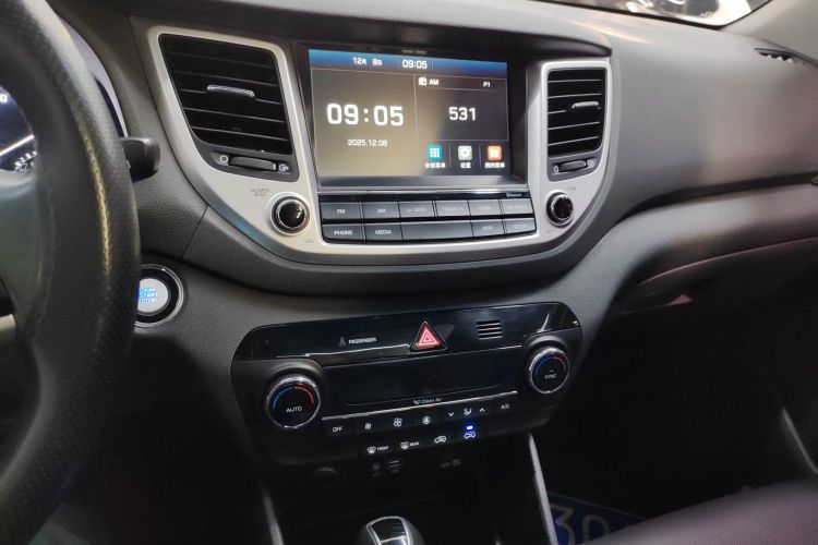 现代 途胜 2018款 1.6T 双离合两驱15周年特别版局部细节16