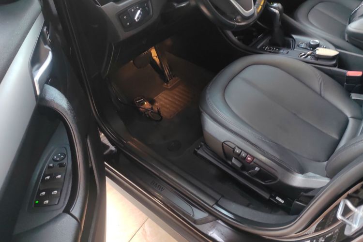 宝马X1 2016款 sDrive18Li 尊享型中控内饰20