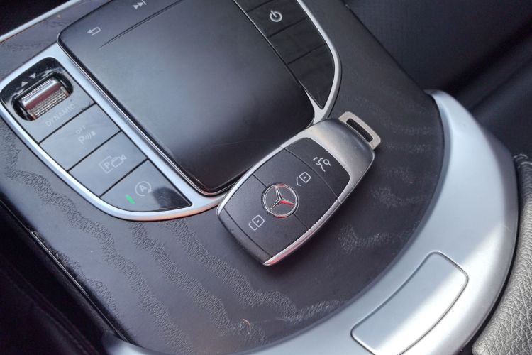 奔驰C级 2019款 C 260 L 运动版中控内饰11