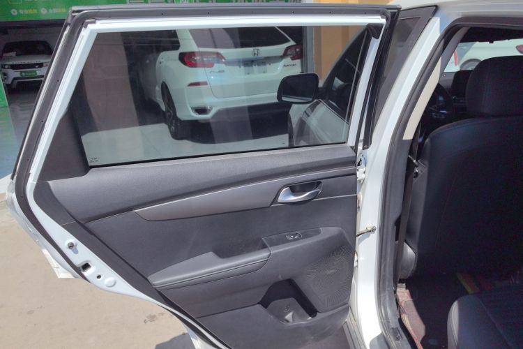 起亚 智跑 2019款 2.0L 自动智享豪华版中控内饰7008