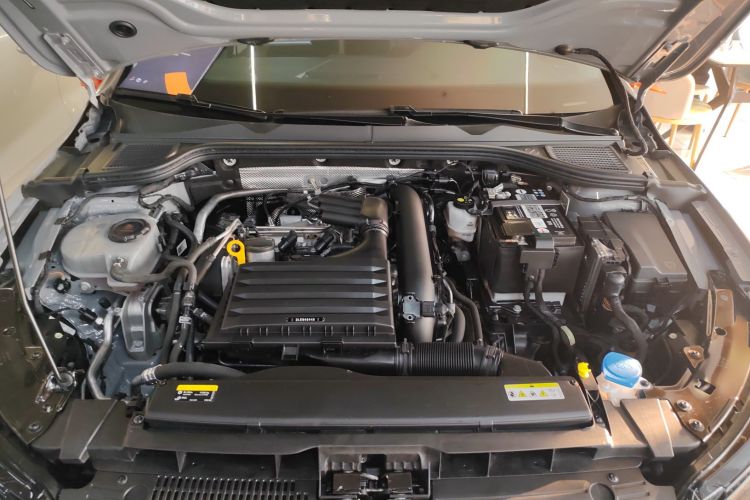 大众 高尔夫 2023款 改款 280TSI DSG Pro机舱底盘24