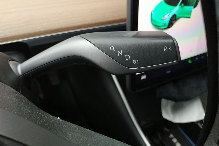 特斯拉 Model 3 2019款 标准续航后驱升级版中控内饰18