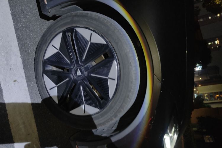 深蓝汽车 深蓝SL03 2022款 1.5L 1200增程版车身外观10