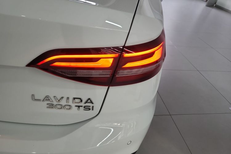 大众 朗逸 2023款 300TSI DSG满逸版车身外观9