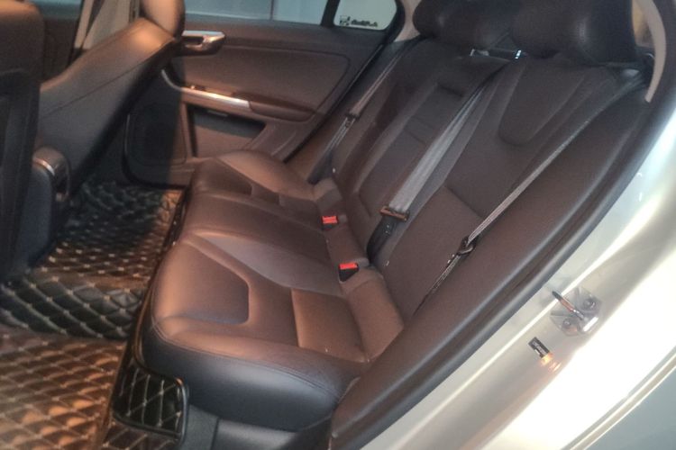 沃尔沃S60 2018款 S60L T4 智远版中控内饰7004