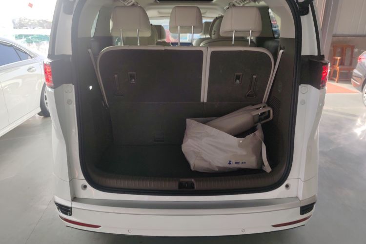 腾势D9 2022款 DM-i 1040 尊贵型机舱底盘23