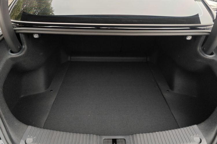 红旗H5 2025款 1.5T DCT旗韵版机舱底盘23