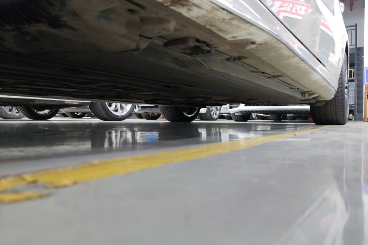 奔驰C级 2022款 改款 C 260 L 运动版局部细节9002