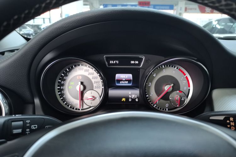 奔驰GLA 2016款 GLA 200 时尚型中控内饰14