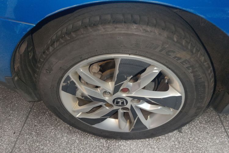 纳智捷 锐3 2016款 1.6L CVT智享型车身外观6003