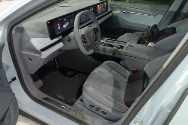 岚图汽车 岚图追光 2023款 四驱长续航版中控内饰19