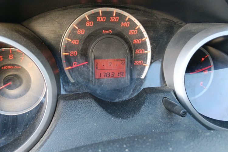 本田 飞度 2011款 1.3L 手动舒适版中控内饰15