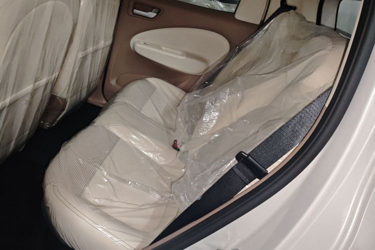 五菱汽车 宏光MINIEV 2025款 四门版 进阶款中控内饰7004