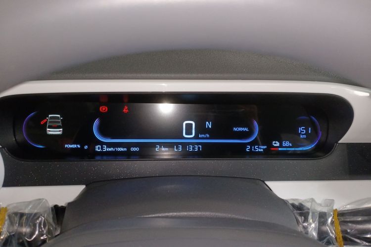 吉利银河 2025款 210km 熊猫卡丁中控内饰14