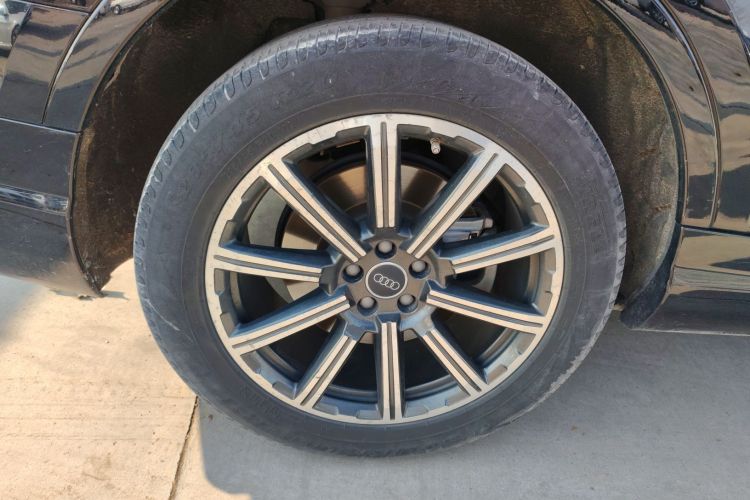 奥迪Q7 2018款 45 TFSI 技术型车身外观6008