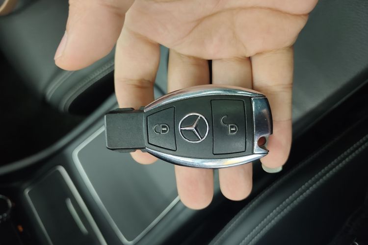 奔驰GLA 2018款 GLA 200 时尚型中控内饰7001