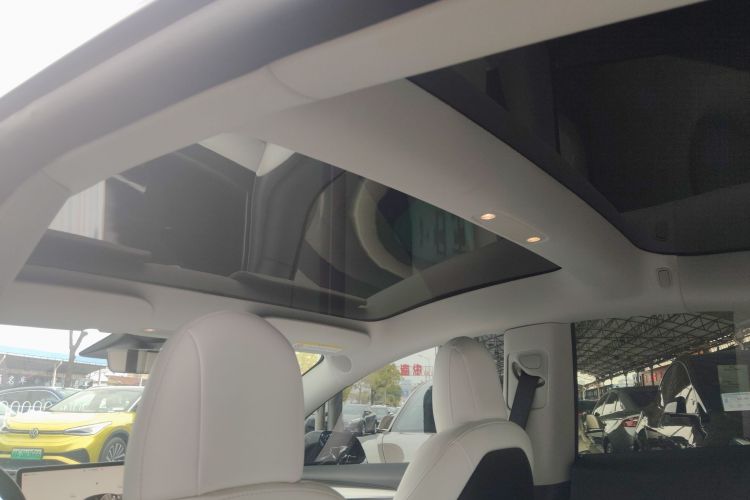 特斯拉 Model 3 2022款 后轮驱动版中控内饰22