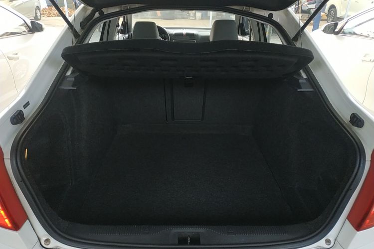 斯柯达 明锐 2014款 1.4TSI DSG逸俊版机舱底盘23