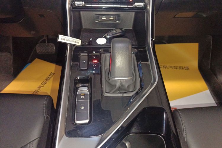 五菱汽车 五菱星辰 2022款 2.0L DHT电速款中控内饰18