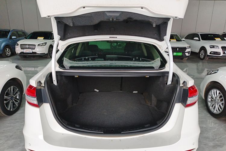 福特 蒙迪欧 2020款 EcoBoost 180 时尚型机舱底盘23