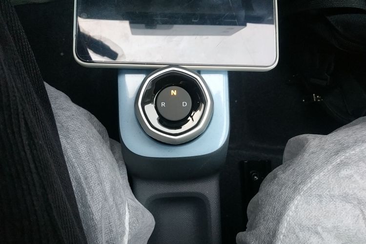 吉利银河 2024款 熊猫mini 200km 耐力熊中控内饰18