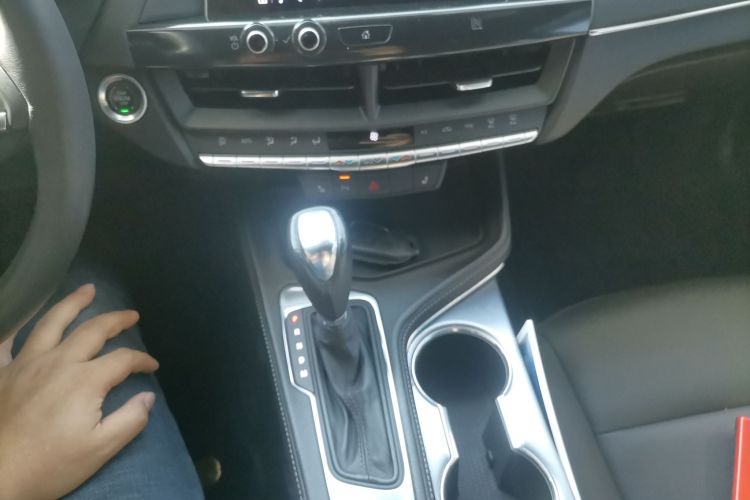 凯迪拉克CT4 2021款 28T 豪华型局部细节18