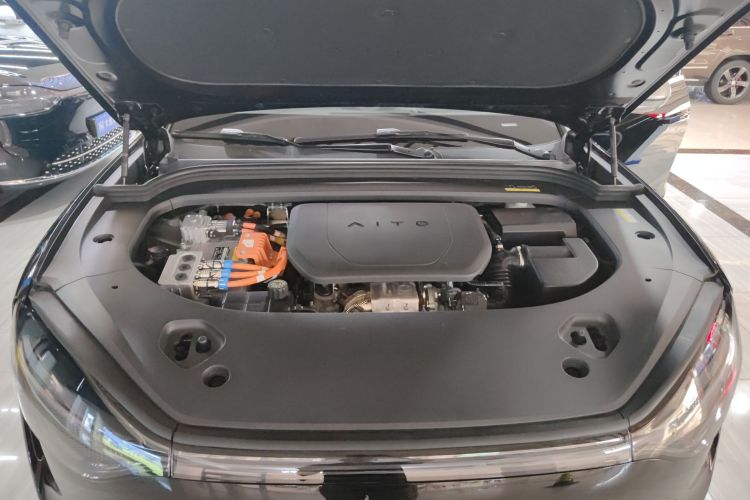 鸿蒙智行 问界M9 2024款 增程 Max版 42kWh 5座版机舱底盘24