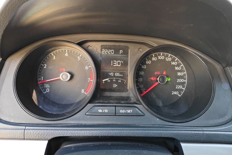 大众 朗逸 2017款 1.6L 自动风尚版中控内饰15