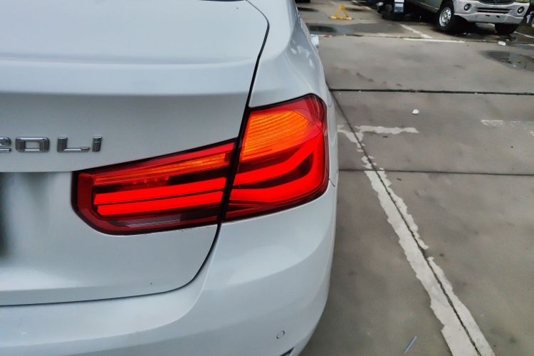 宝马3系 2016款 320Li 进取型车身外观6006