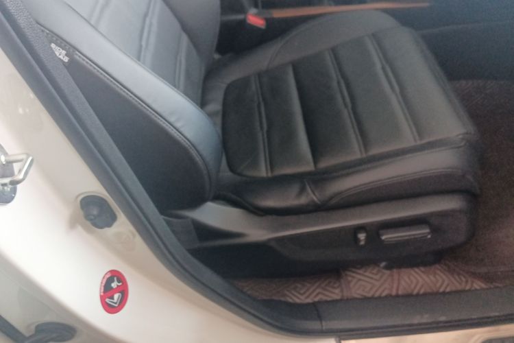 本田CR-V 2019款 240TURBO CVT四驱豪华版 国VI局部细节41