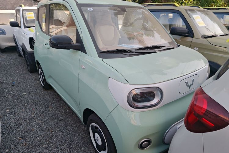 五菱汽车 宏光MINIEV 2024款 第三代 215km 青春版车身外观2