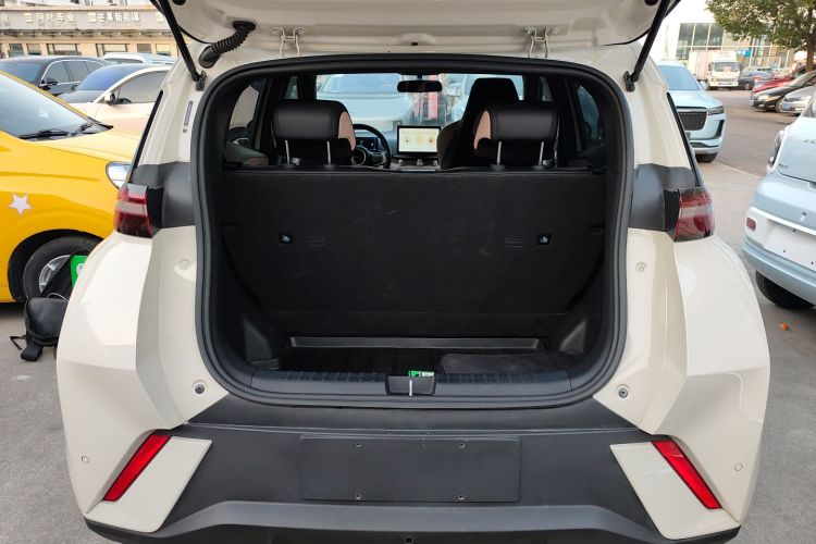 比亚迪 海鸥 2023款 飞翔版机舱底盘23