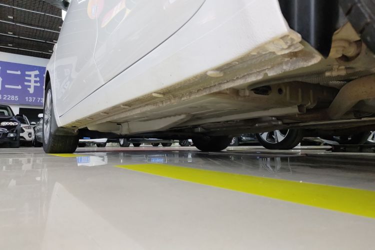 别克 英朗 2019款 18T 自动互联精英型 国VI机舱底盘30