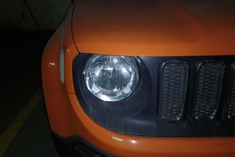 Jeep 自由侠 2018款 互联大屏版 180T 自动高能版车身外观6006