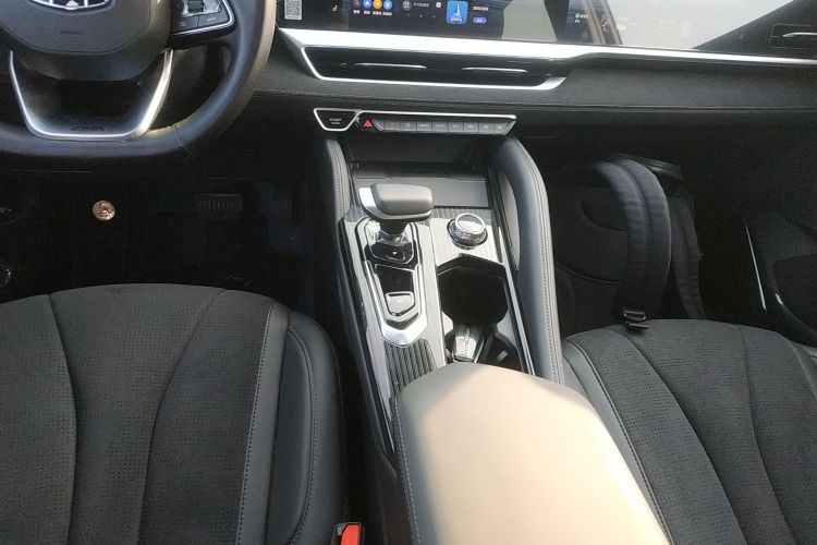 吉利汽车 星越L 2024款 2.0TD 高功自动两驱天际版中控内饰18