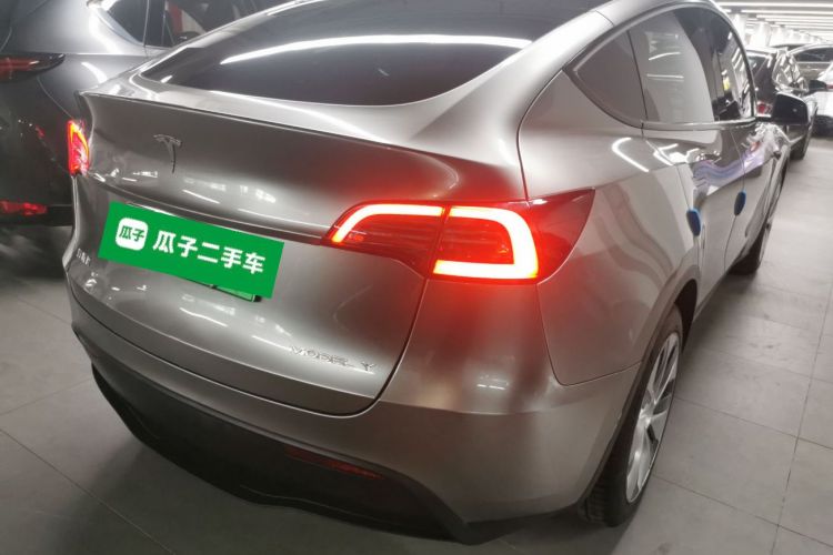 特斯拉 Model Y 2022款 改款 后轮驱动版车身外观7