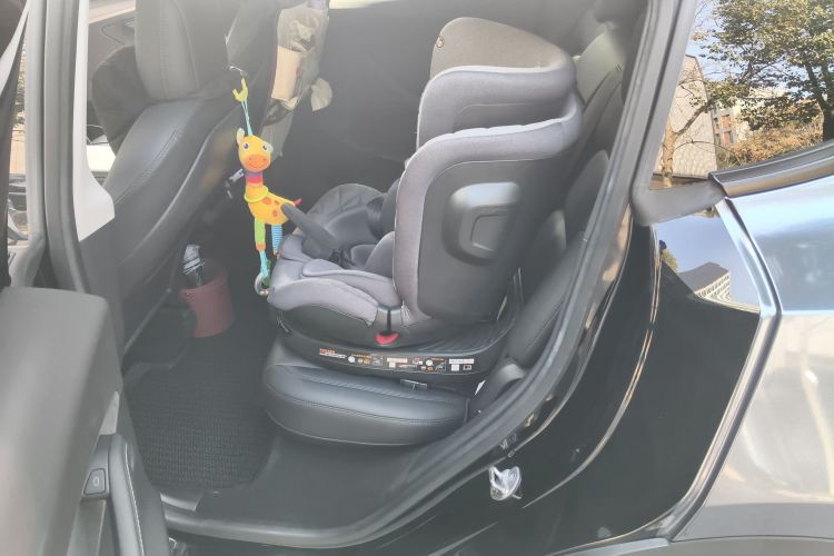 特斯拉 Model Y 2022款 后轮驱动版中控内饰21