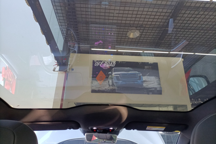 哪吒汽车 哪吒S 2022款 增程版 1160km 后驱小版局部细节22