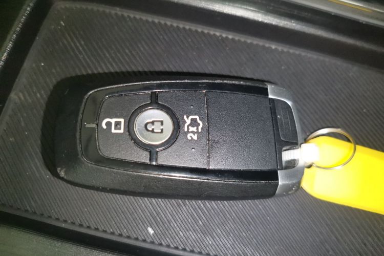 福特 蒙迪欧 2025款 2.0T EcoBoost 至尊型中控内饰11