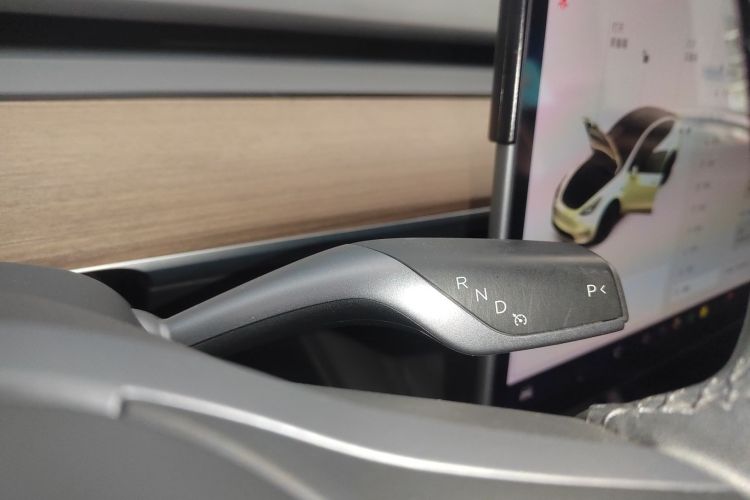 特斯拉 Model Y 2021款 标准续航后驱版局部细节18