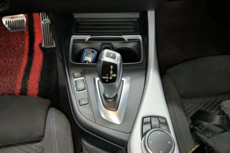 宝马1系(进口) 2018款 120i M运动套装中控内饰18